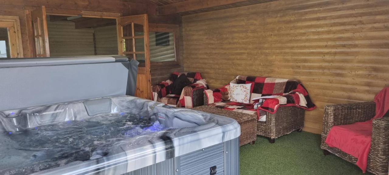 Grace'S Place With Hot Tub & Games Room Carrickfergus Esterno foto
